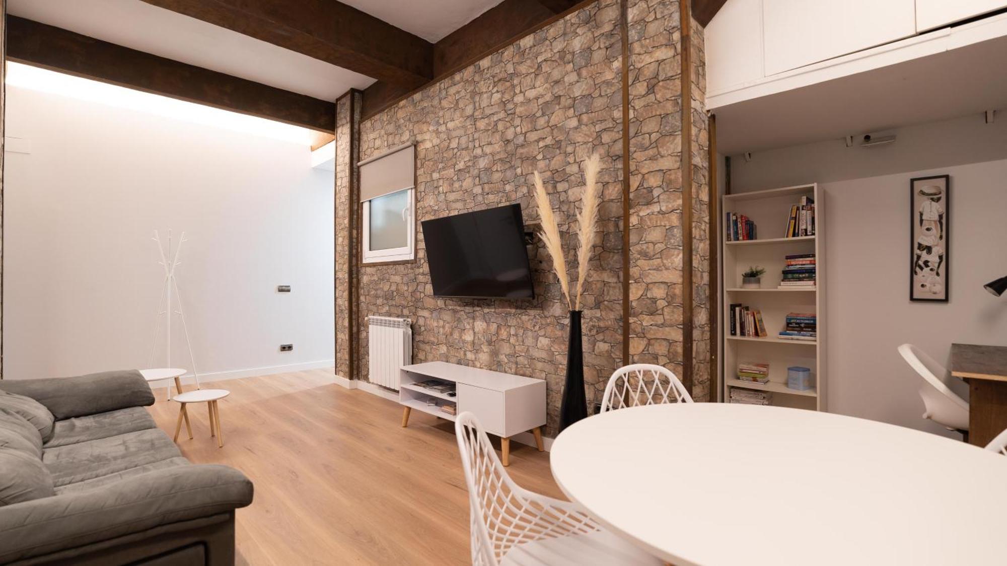 Apartamento Céntrico, Junto A Estación De Bus/tren, Y Playas *